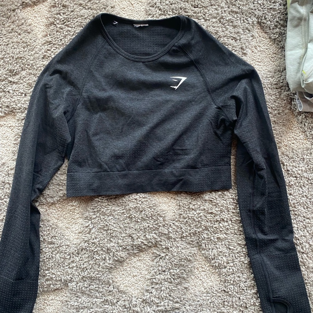 COPY - black gymshark longsleeve crop